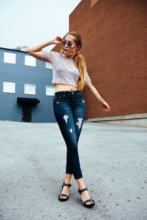 Brandi Cyrus feet photo 12