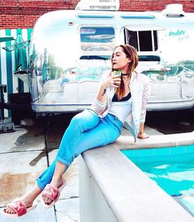 Brandi Cyrus feet photo 2