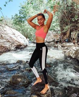 Brandi Cyrus feet photo 6