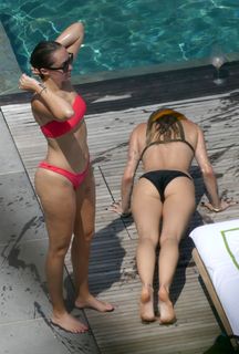 Brandi Cyrus feet photo 3