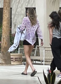 Brandi Cyrus feet photo 16