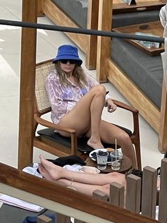 Brandi Cyrus feet photo 15