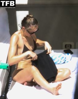 Brandi Cyrus feet photo 14