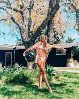 Brandi Cyrus feet photo 12