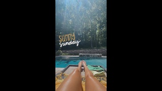 Brandi Cyrus feet photo 9