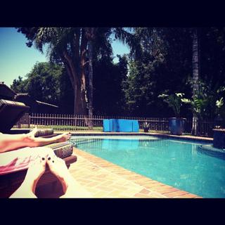 Brandi Cyrus feet photo 1