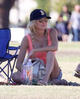 Brandi Glanville feet photo 15