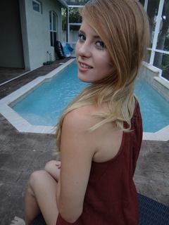Brandi Lauren feet photo 3
