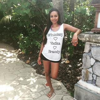 Brandi Rhodes feet photo thumbnail