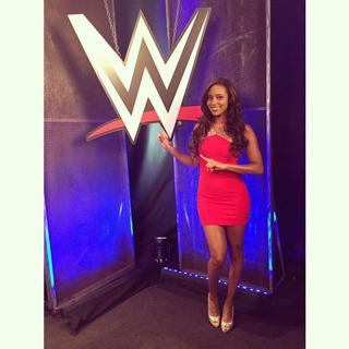 Brandi Rhodes feet photo thumbnail