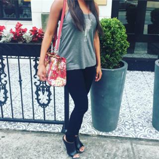 Brandi Rhodes feet photo thumbnail