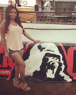 Brandi Rhodes feet photo thumbnail