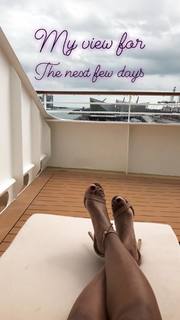 Brandi Rhodes feet photo thumbnail