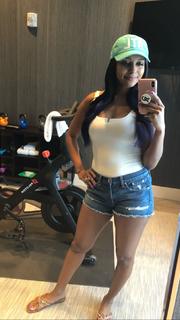 Brandi Rhodes feet photo thumbnail