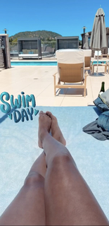 Brandi Rhodes feet photo thumbnail