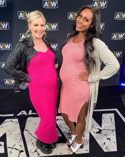 Brandi Rhodes feet photo thumbnail