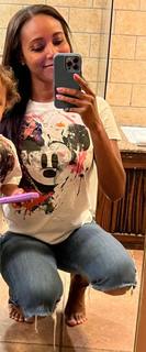 Brandi Rhodes feet photo thumbnail