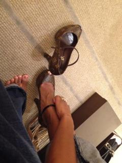 Brandi Rhodes feet photo thumbnail