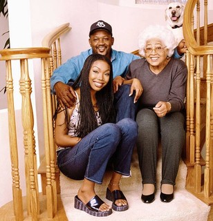 Brandy Norwood feet photo thumbnail