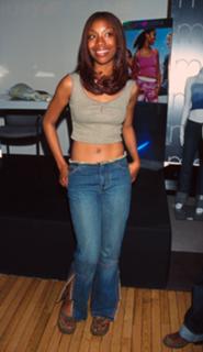 Brandy Norwood feet photo thumbnail