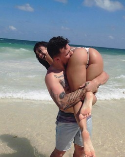 Bre Tiesi feet photo thumbnail
