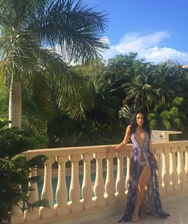 Bre Tiesi feet photo thumbnail