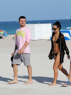 Bre Tiesi feet photo thumbnail