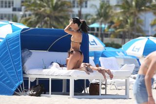 Bre Tiesi feet photo thumbnail