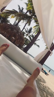 Bre Tiesi feet photo thumbnail