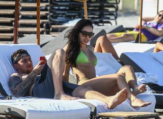 Bre Tiesi feet photo thumbnail