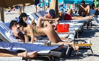 Bre Tiesi feet photo thumbnail