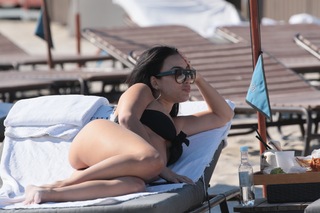 Bre Tiesi feet photo thumbnail