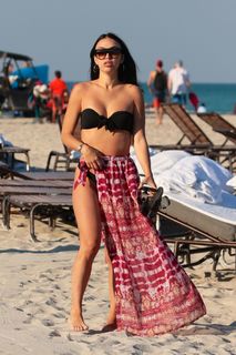 Bre Tiesi feet photo thumbnail