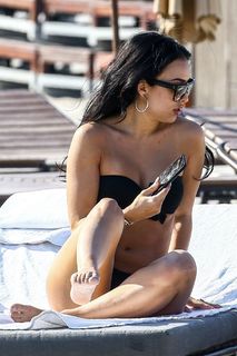 Bre Tiesi feet photo thumbnail