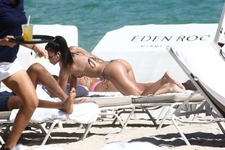 Bre Tiesi feet photo thumbnail