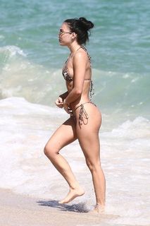 Bre Tiesi feet photo thumbnail