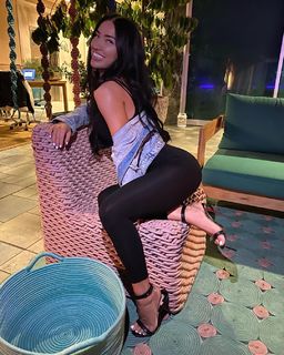 Bre Tiesi feet photo thumbnail