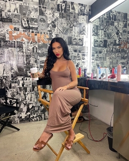 Bre Tiesi feet photo thumbnail