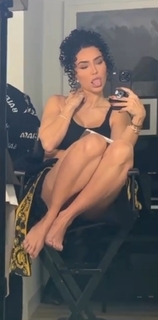 Bre Tiesi feet photo thumbnail