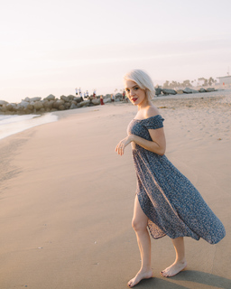 Brea Grant feet photo 1