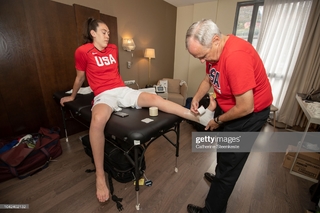 Breanna Stewart feet photo 17
