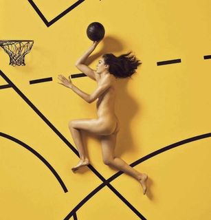 Breanna Stewart feet photo 7