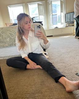 Brec Bassinger feet photo thumbnail