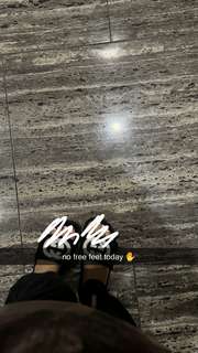 Breckie Hill feet photo thumbnail