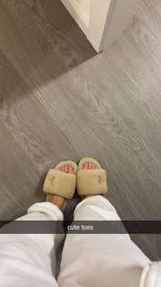 Breckie Hill feet photo thumbnail
