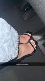 Breckie Hill feet photo thumbnail