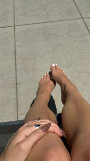 Breckie Hill feet photo thumbnail