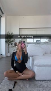 Breckie Hill feet photo thumbnail