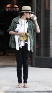 Bree Turner feet photo thumbnail