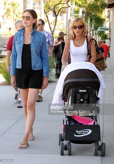 Bree Turner feet photo thumbnail